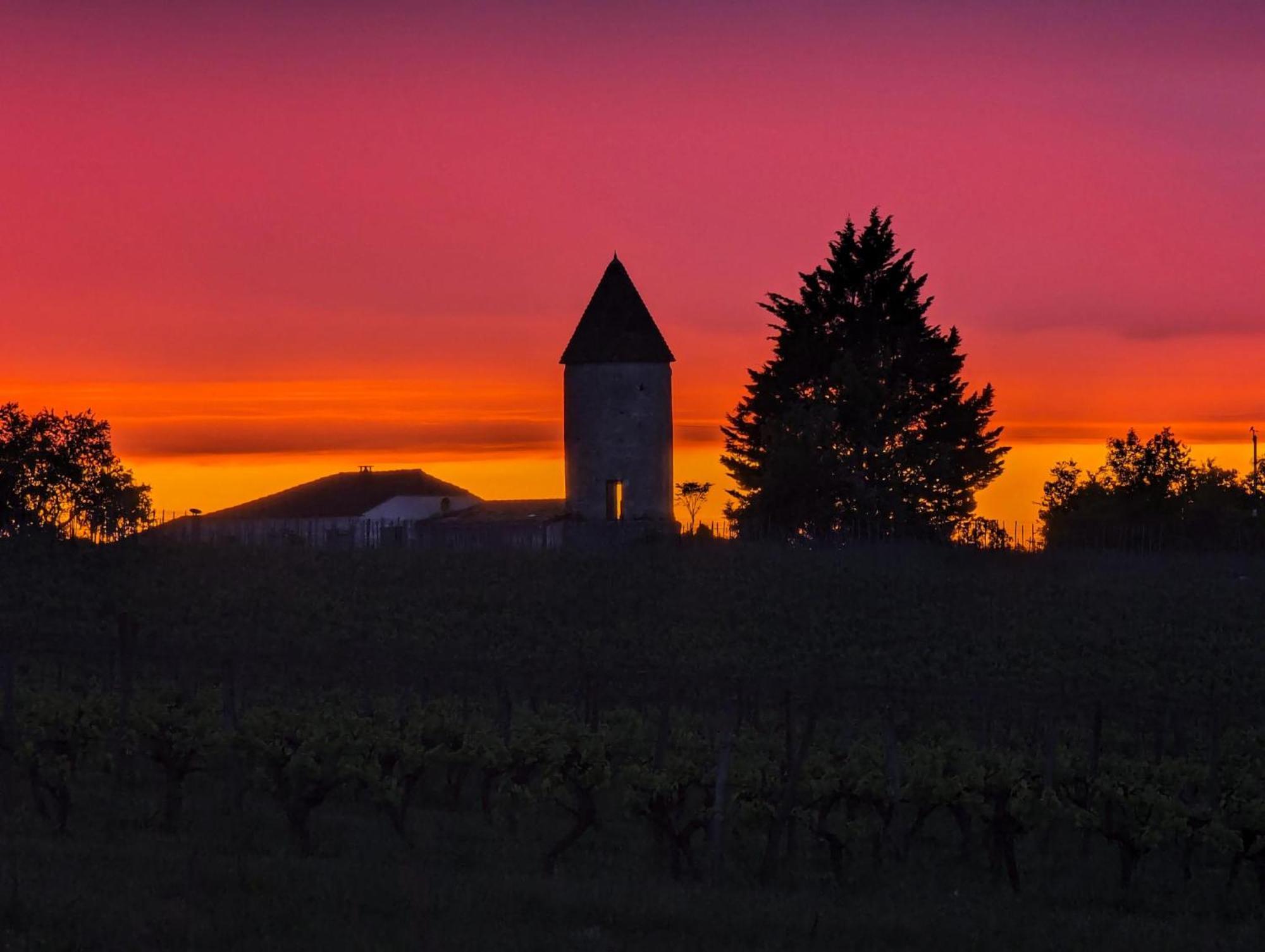 Enchanting Windmill Retreat Loubes-Bernac Luaran gambar