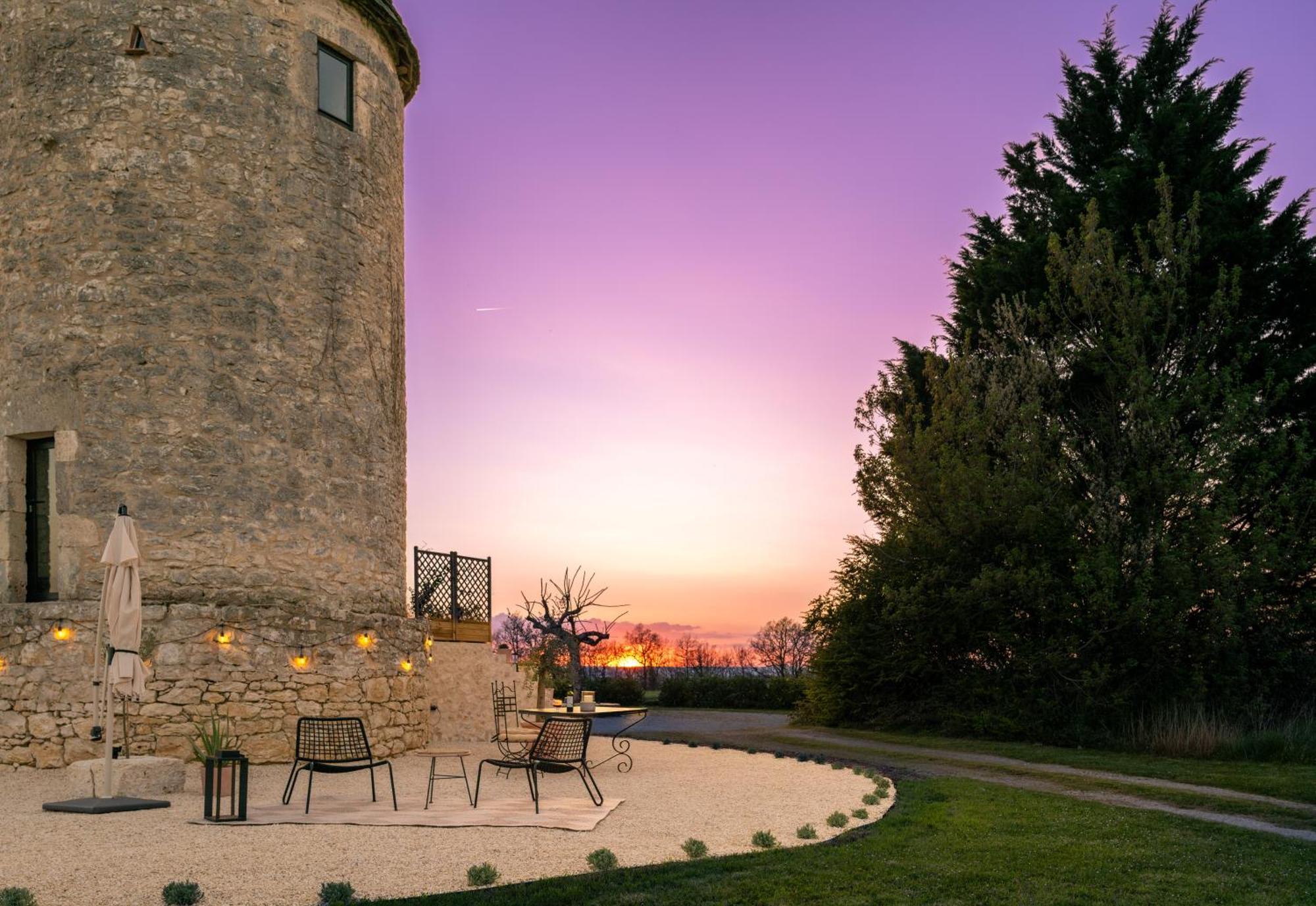 Enchanting Windmill Retreat Loubes-Bernac Luaran gambar