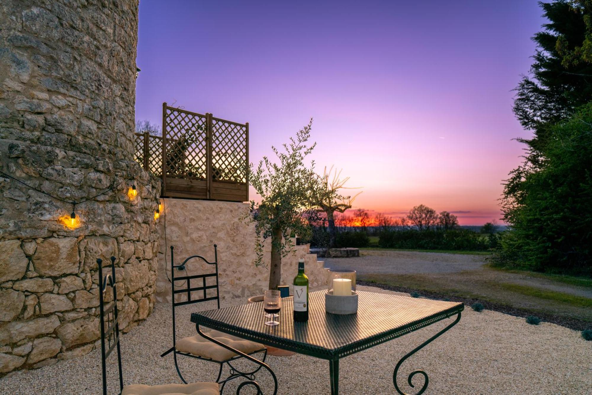 Enchanting Windmill Retreat Loubes-Bernac Luaran gambar