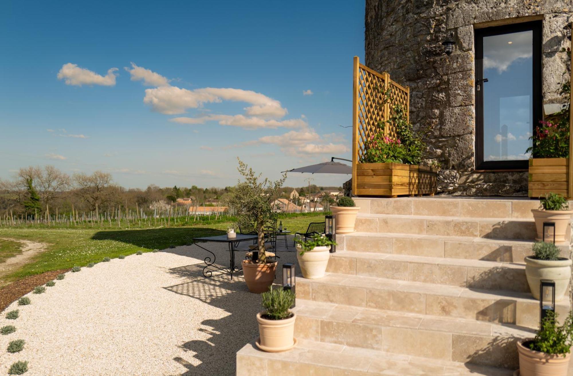 Enchanting Windmill Retreat Loubes-Bernac Luaran gambar